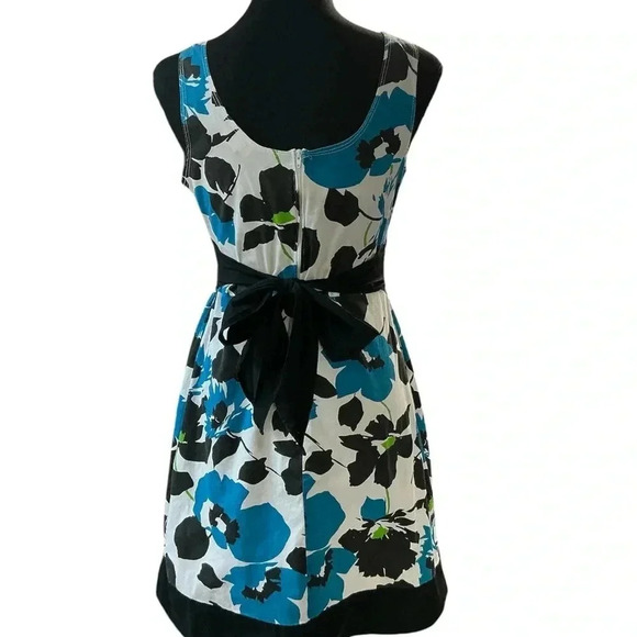 TABOO - Picture 2 of 4